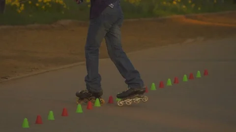 London Hyde Park, Man Inline Skate Stockbeeldmateriaal 74009466