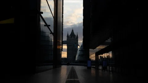 London hyperlapse of Tower Bridge on a quiet morning Video stock 127524732