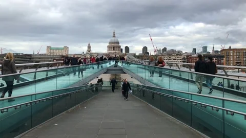 London Millenium bridge timelapse. Stock Footage 132865446