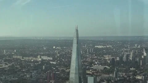 London opens the highest viewing point in Europe in a City skyscraper, Londres ( Video stock 250284971