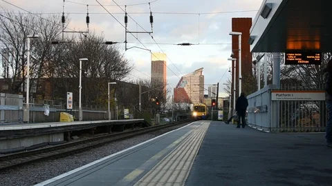 London overground Video stock 99407095