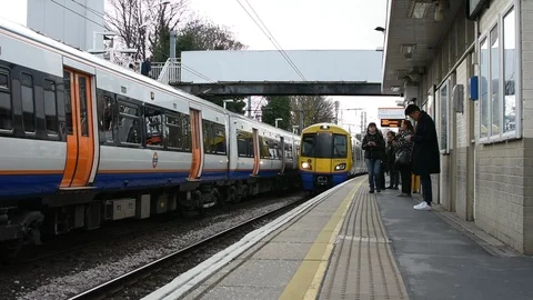 London Overground  스톡 동영상 99505307