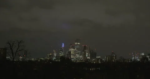 London Skyline - Medium GV - Cloudy Night - S-Log Video stock 169752413