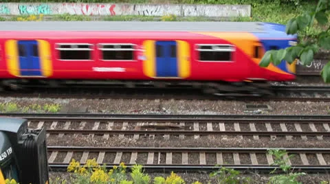 London suburban train Vídeo Stock 25272212