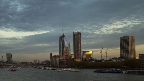 London  time lapse Waterloo bridge sunset east oxo ITV tower Stock Footage 81908996
