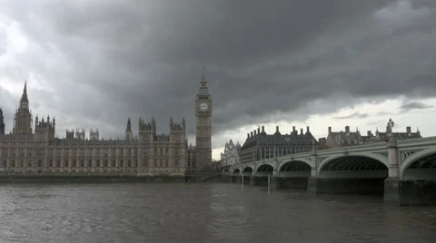 London - Timelapse of dark clouds over Houses of Parliament, Westminster, BigBen Vídeo Stock 44993183