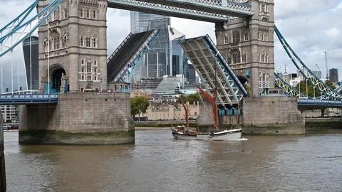 London Tower Bridge on the Thames river Video stock 116529980