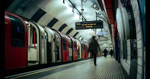 London Underground Vídeos de archivo 231315134