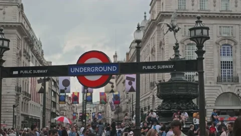 London Underground Logo At Piccadilly Ci Stock Video Pond