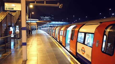 London Underground Train waiting at platform Video stock 46123334