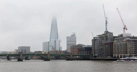 London whit the clouds Video stock 122338655