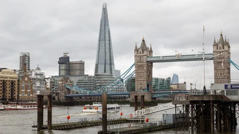 London whit the clouds Video stock 122341500
