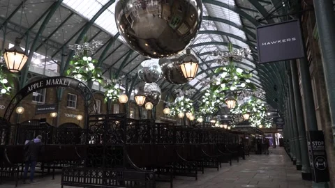 Londoners react to possible plans allowing Christmas in exchange for January Video stock 148561000