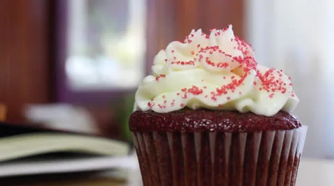 Lone cupcake Stock-Footage 26669445