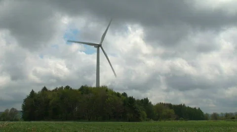 Lone wind turbine Stockbeeldmateriaal 715491