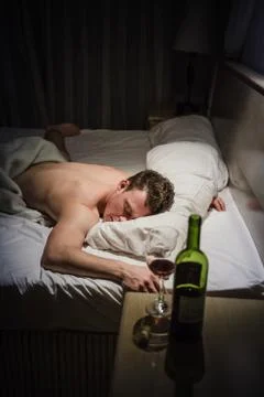Lonely Drunk Man Sleeping Foto stock