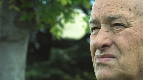 Lonely pensive old man with copyspace: closeup face portrait of an elderly man  Stock-Footage 58303708