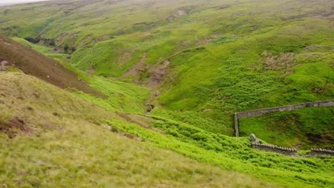 Lonely road through Peak district moors in Yorkshire Video stock 337956027