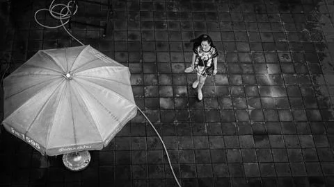 Lonely strides 库存照片