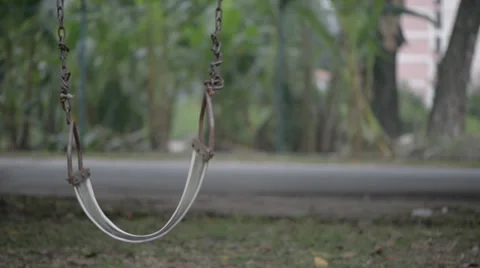 Lonely swing at garden 库存影片 30462750