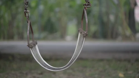 Lonely swing at garden 库存影片 30462754