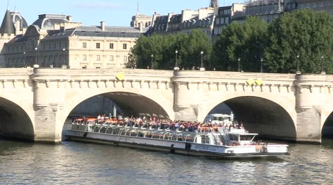 Long boat, Paris Stock Footage 40553004