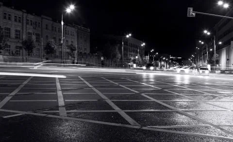 Long exposure, intersection with traffic lights Фото