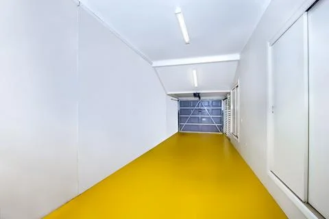 Long garage 스톡 사진