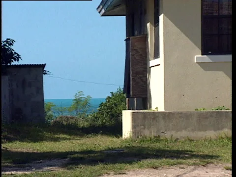 Long Island Simm's settlement zoom out from the sea Video stock 138606836