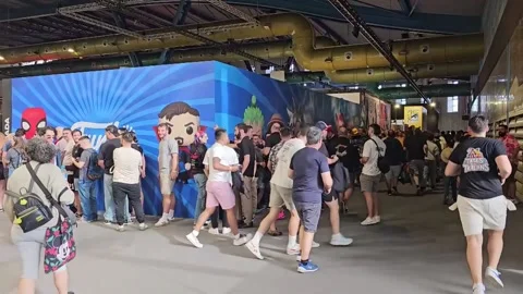 Long lines to purchase limited edition Funkos at San Diego Comic-Con Málaga, Mál Stock Footage 317812925