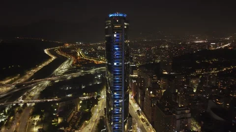 Long night drone orbit around Costanera Center Santiago Chile Vídeos de archivo 334637799