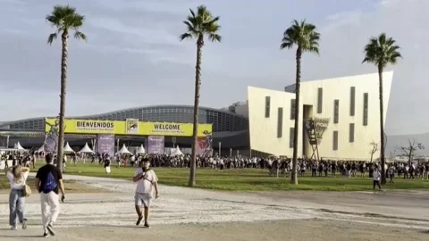 Long queues mark opening of Comic-Con in Spain, Spain, ES - 01 Oct 2026 Video stock 346818776