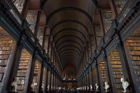 The Long Room at Trinity Library in Trinity College, Dublin, Ireland Foto stock