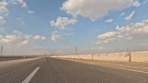 Long Route Driving Through Eastern Desert Between Cairo and Ain Sokhna Traffic Vidéo 329966763