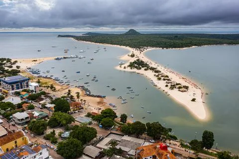 Long sandy beach in Alter do Chao along the Amazon River, Para, Brazil, South 스톡 사진