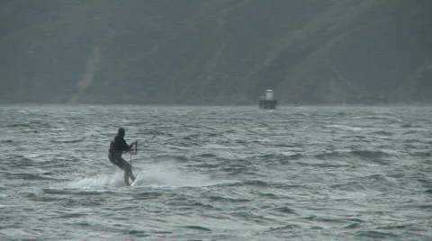 Long shot kiteboarder Stock-Footage 753128