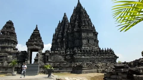 Long shot of Prambanan Temple Stock Footage 152224889