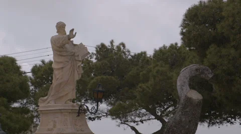 A long shot of Saint Paul's Statue Stock Footage 65316997