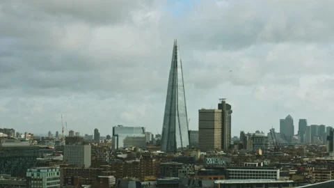 Long shot of the Shard Stockbeeldmateriaal 156852436