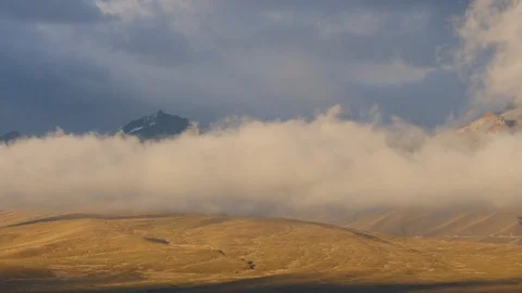 Long Shot white mountain range, Callejon de Huaylas, Perù Huaraz, Stock Footage 106490836