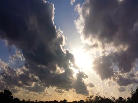 Long, Slow Sunset Time Lapse (2160p 29.97) Stock Footage 77570156