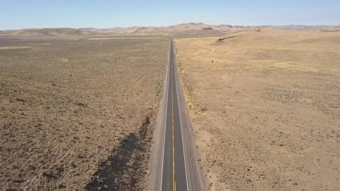 Long straight road in the desert 스톡 동영상 166491150