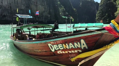 Long Tail Boat in Emerald Colored Bay in Thailand 스톡 동영상 76941452