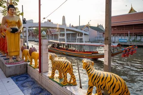 Long-Tail Boat Passing Wat Khun Chan Stock Photos
