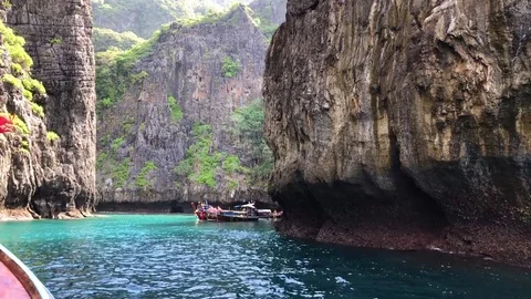 Long Tail Boat in Wang Long Bay Thailand Vidéo 76941456