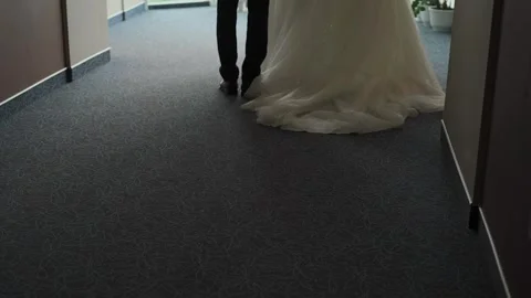 Long train of a wedding dress on the floor 库存影片 328299563