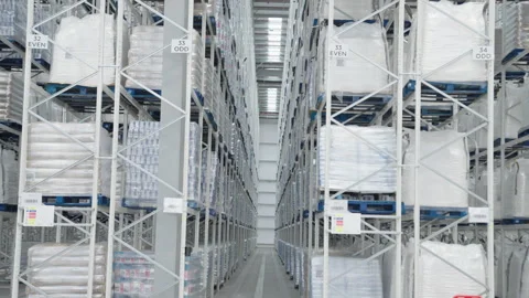 Long Warehouse Racking Aisle Vídeo Stock 267853898