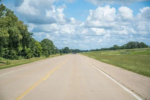 A long way down the road going to Memphis, Tennessee Foto stock