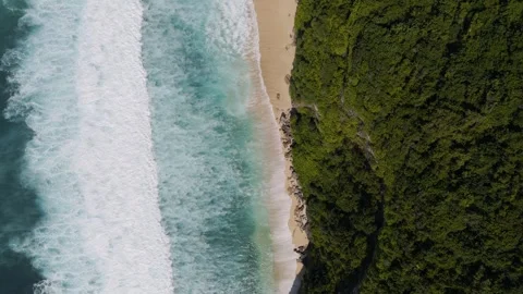 Long, white waves at beach in tropical paradise, Bali Vídeo Stock 328280341