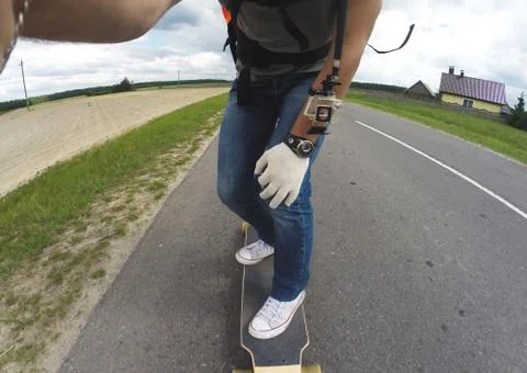 On the longboard on the asphalt, Foto stock